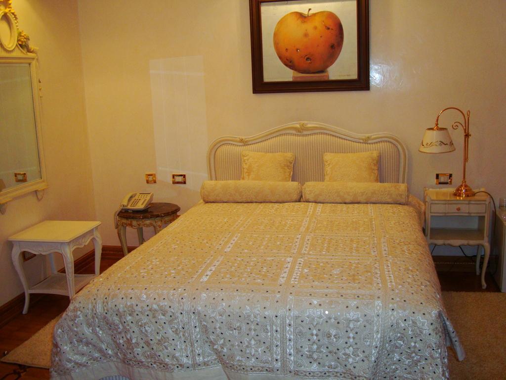 Villa Jelena Belgrade Room photo